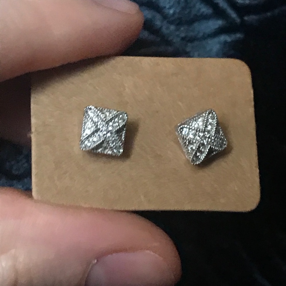 Pavè stud earrings